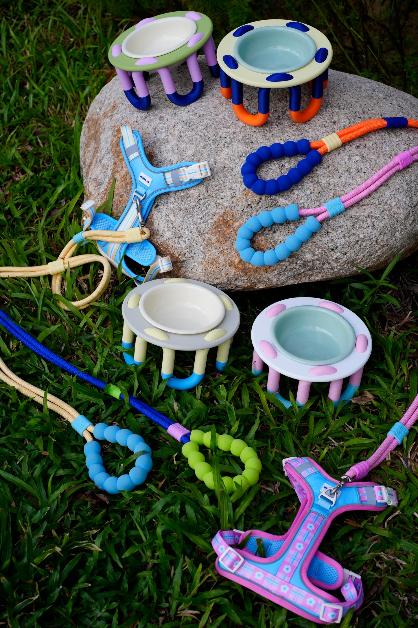 WIGGLY pet bowl by PLOOK PLOOK