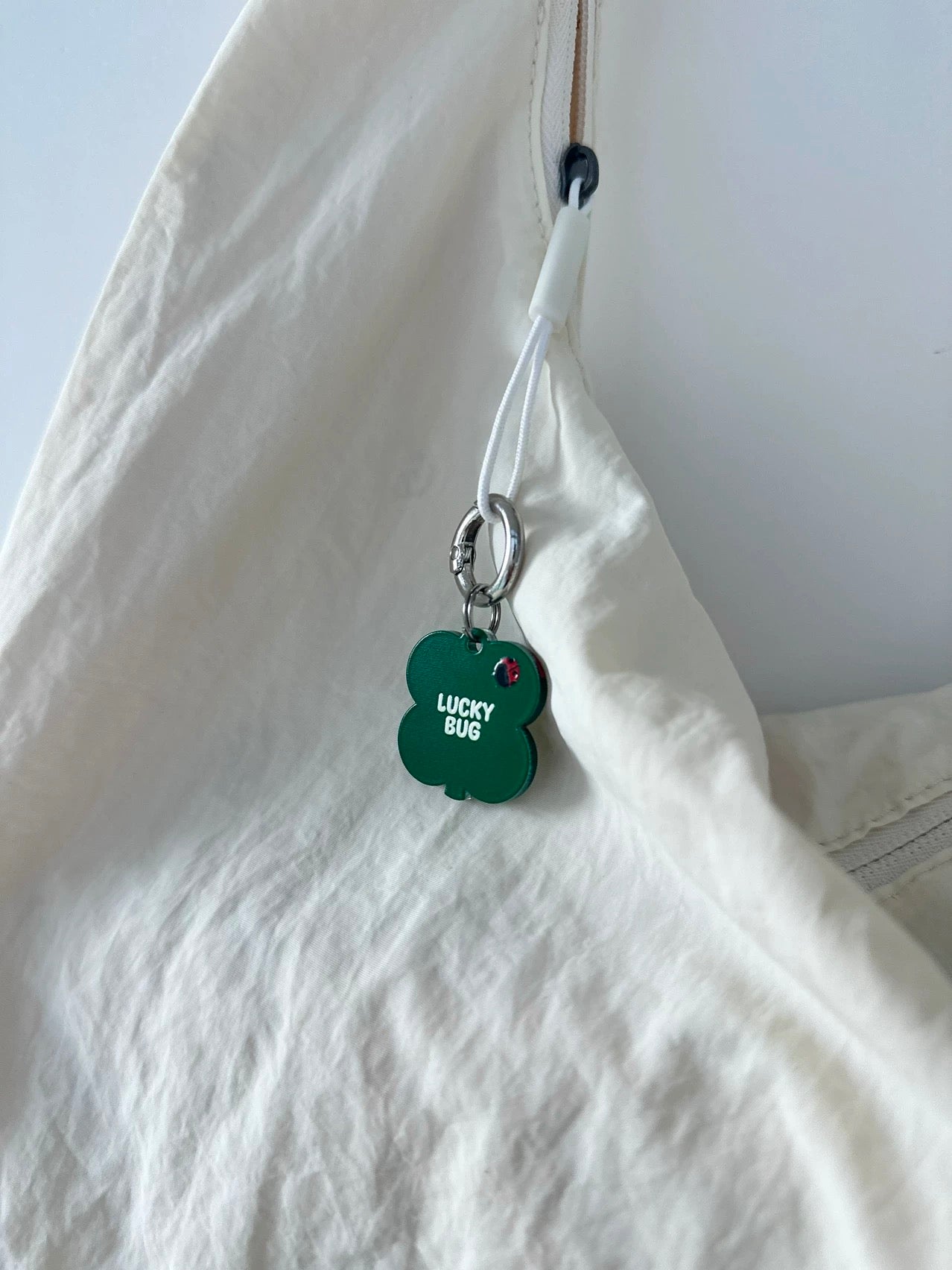 Pet Charm - Lucky Bug [HELLOSOLLE  x OUTPLAY]